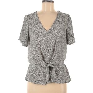 NWT Sienna Sky Front Twist Printed Top